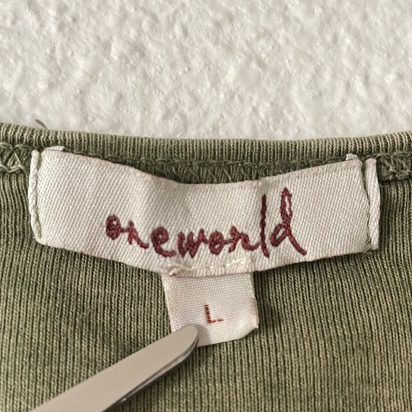 One World Fitted Shirt Women’s Large Green Washed Faded Y2K Grunge 2000s V Neck - Picture 2 of 13